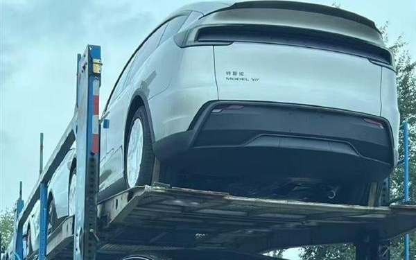 特斯拉Model Y L无伪装运输车曝光