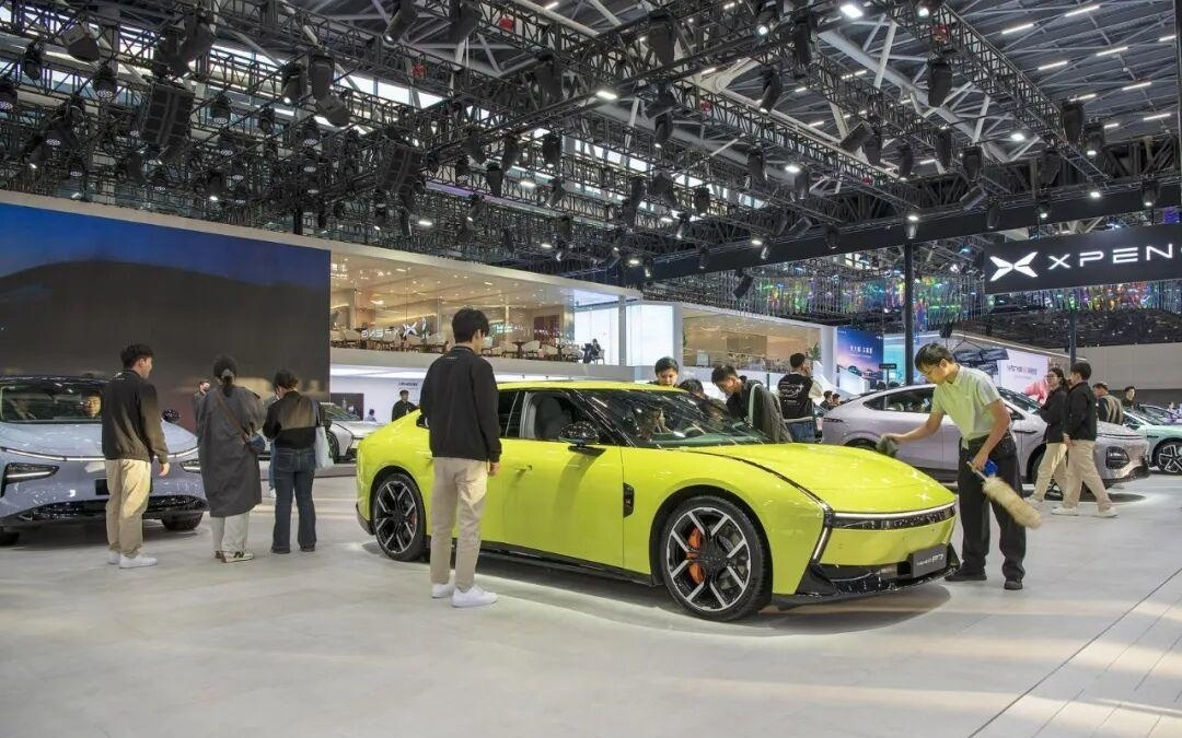 小鹏汽车回应“车展色情视频”：系AI生成，未邀请任何模特及演艺人员，已报警