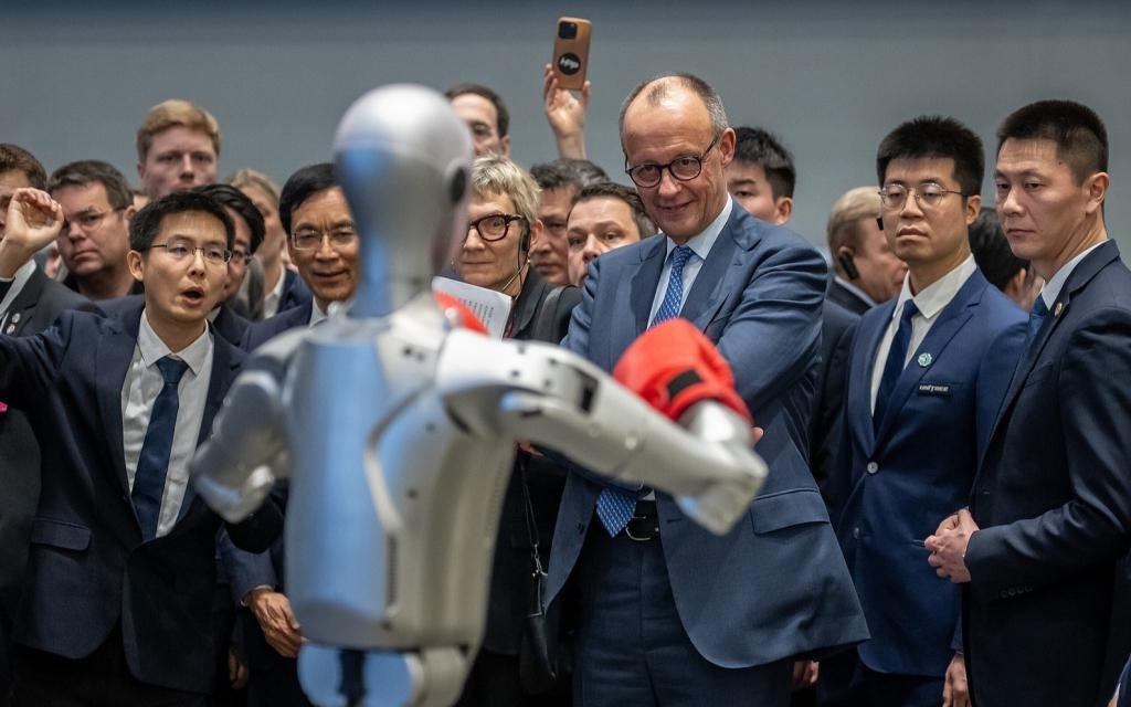 澎湃思想周报丨“勤奋”叙事难纾德国之困;机器人能否拥有“自我”