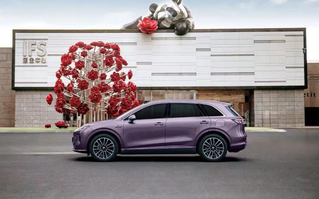 鸿蒙智行最美轿跑,华为把“最锋利”的一刀交给尚界