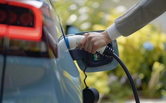 太火爆！新款新能源汽车爆单，“订单排到下半年”