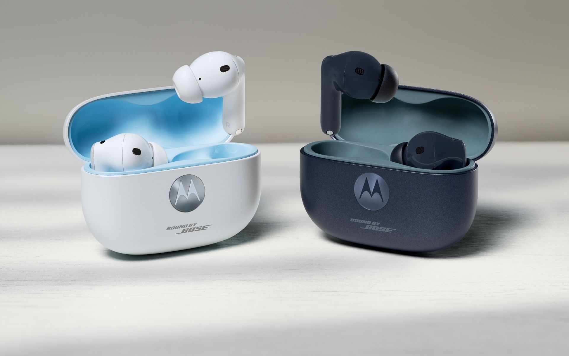 摩托罗拉发布TWS耳机moto buds 2 (plus)，高阶款为Bose调音
