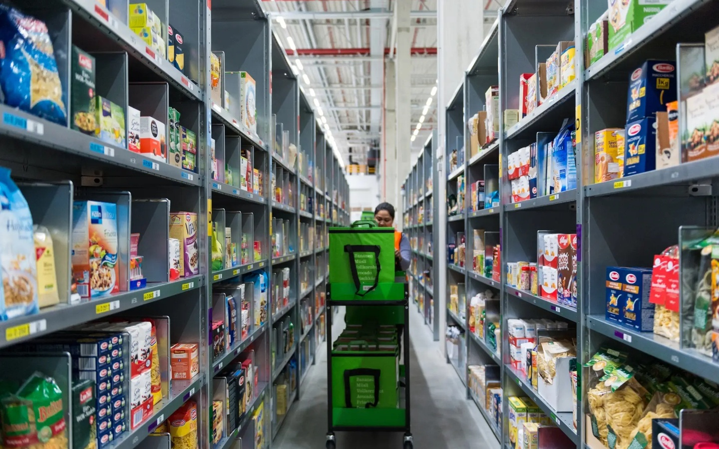 亚马逊“神户计划”曝光,2027年推出AI超市挑战沃尔玛