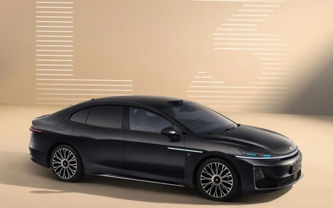 廣汽能源：本月將推出機械臂式自動充電，明年兆瓦超充陸續落地