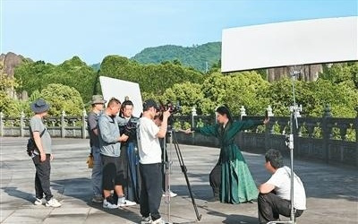 给AI短剧“治未病”（“融”观中国）