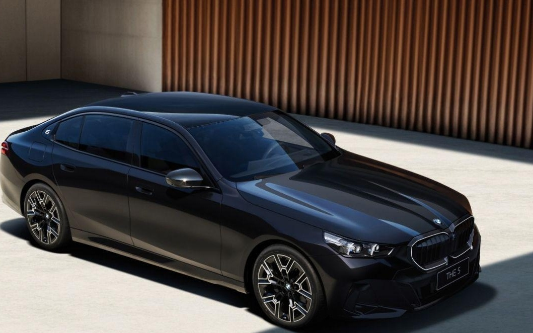 2026款宝马5系/i5上市：增配降价，售36.8万元起