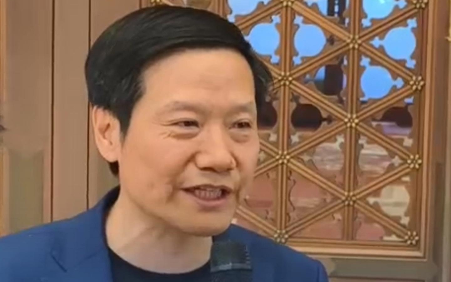 小米雷军再谈辅助驾驶：一定要握住方向盘，还没有到L3、L4水平