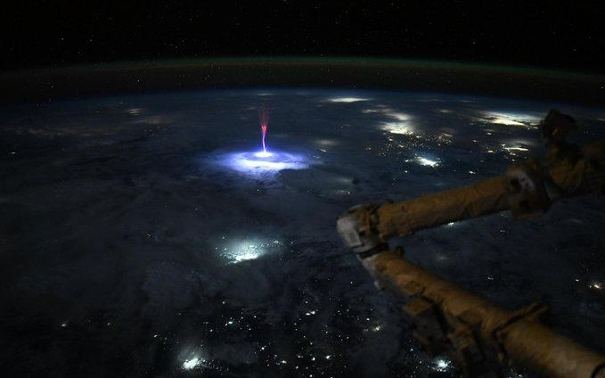 国际空间站宇航员拍到罕见巨型喷流，NASA 呼吁公众提交相关照片