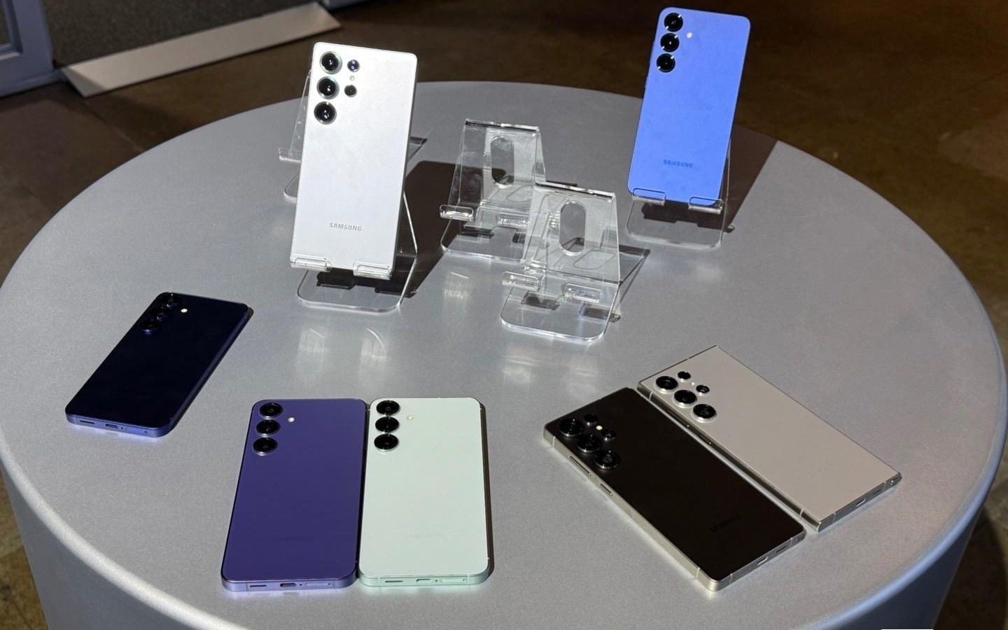 消息称三星Galaxy S26 Ultra手机将推四款配色，紫色为主打色