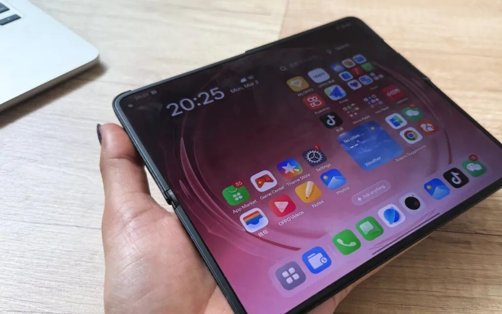 OPPO Find N6折叠手机初步上手：折痕几乎不可见、6000mAh电池