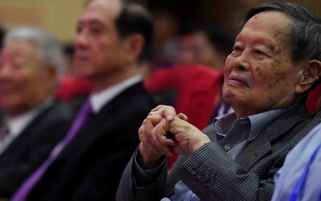 好友追忆杨振宁：他的一针见血，改变了我的一生