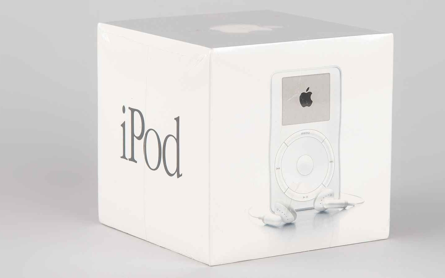 近日一台从未开封的第一代 iPod 拍出了惊人的高价