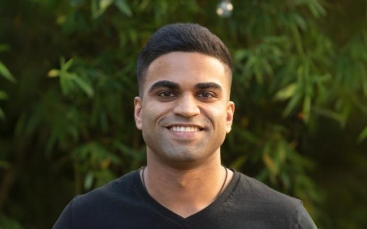 Anthropic掏出新模型，进军医疗硬刚OpenAI，能读5万家医院病历