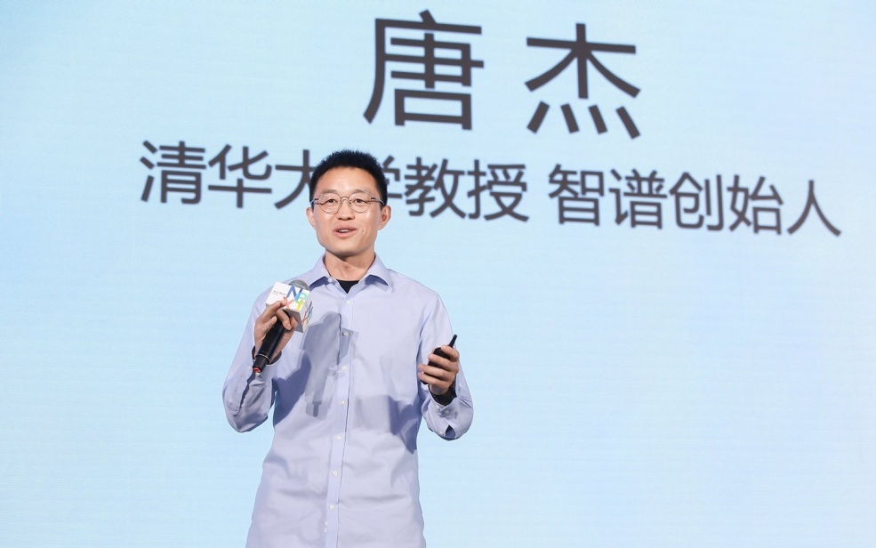 顶尖大佬坦白局，只会聊天的大模型没戏了？