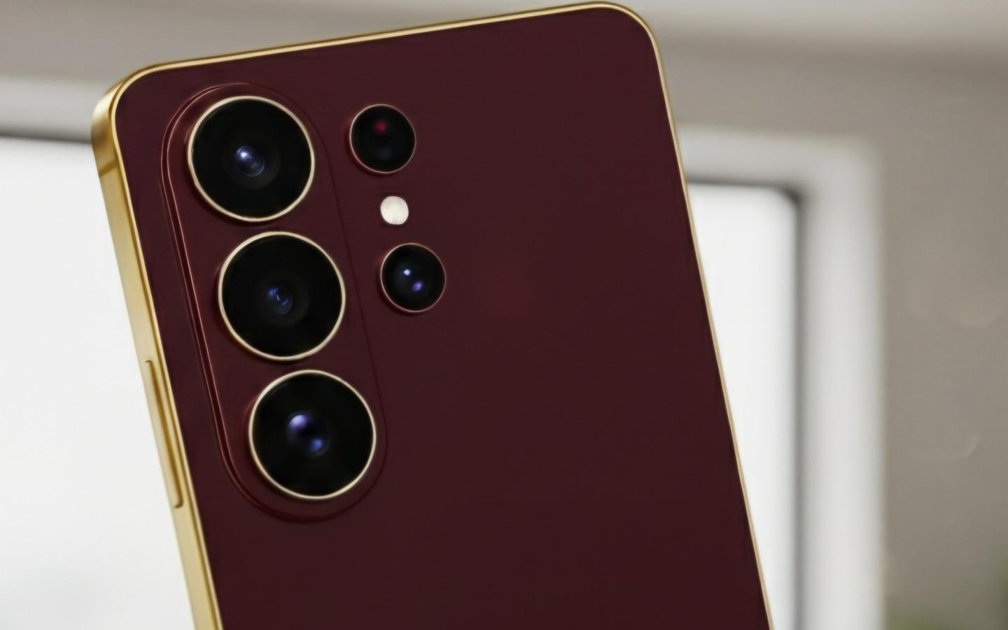 三星Galaxy S26 Ultra手机壳渲染图首曝，边角更圆润、调整后摄