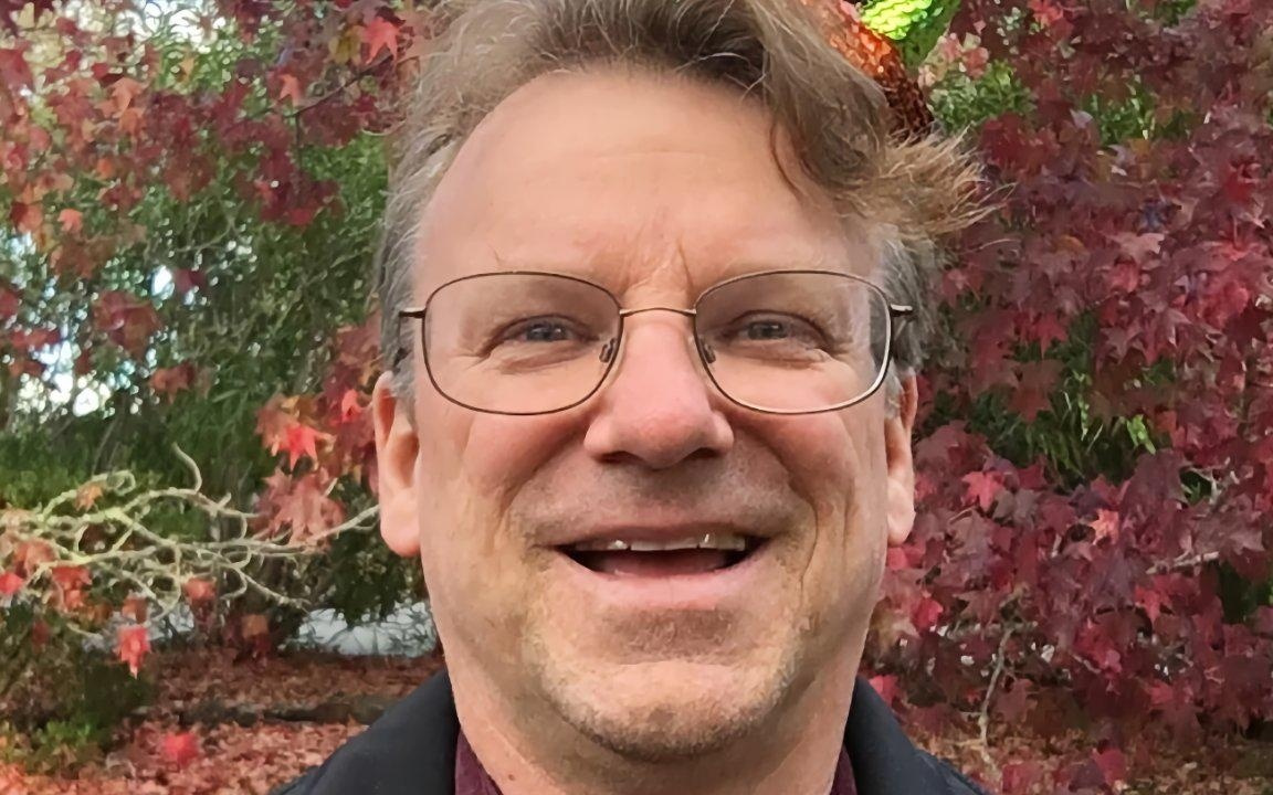 苹果第8号员工:14岁入职,一干就是50年