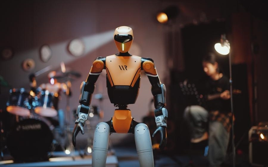 西湖大学发布机器人领域首个动作泛化大模型，领先国际同行6个月以上