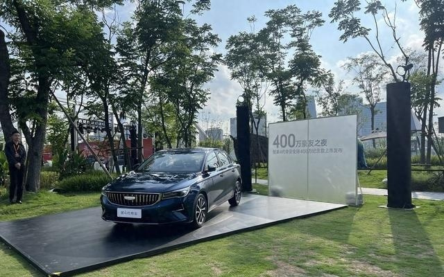 电比油低 当5万元级家轿上车“智能化”“大屏幕”时，新能源车还香吗？｜汽车观察