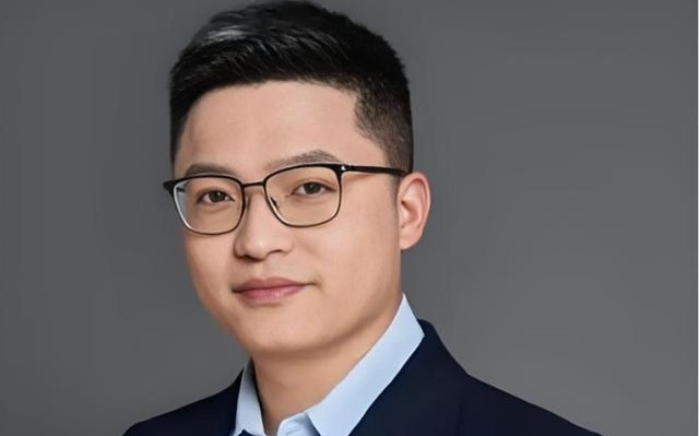 具身智能：机器人打破“专用”枷锁 柔性制造迎来新范式