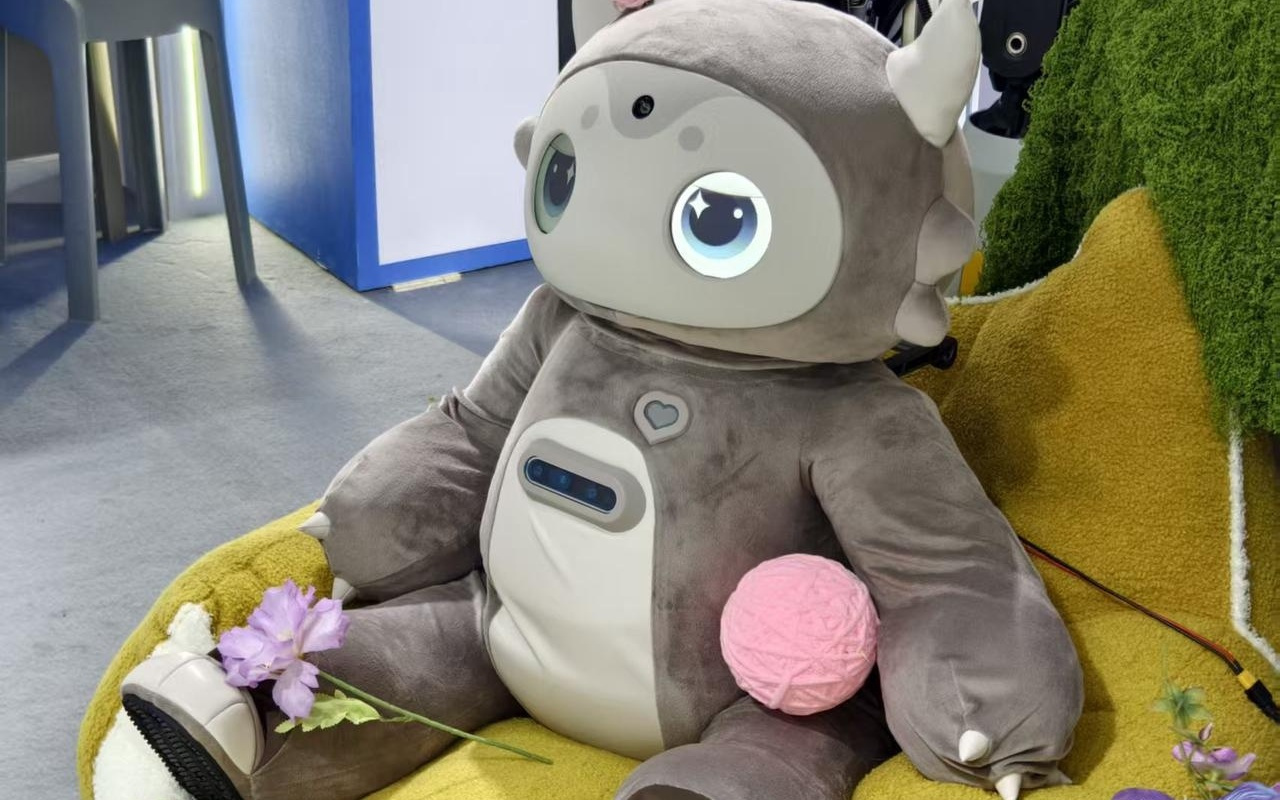 从学步到萌化，机器人公司正在这样小步快跑