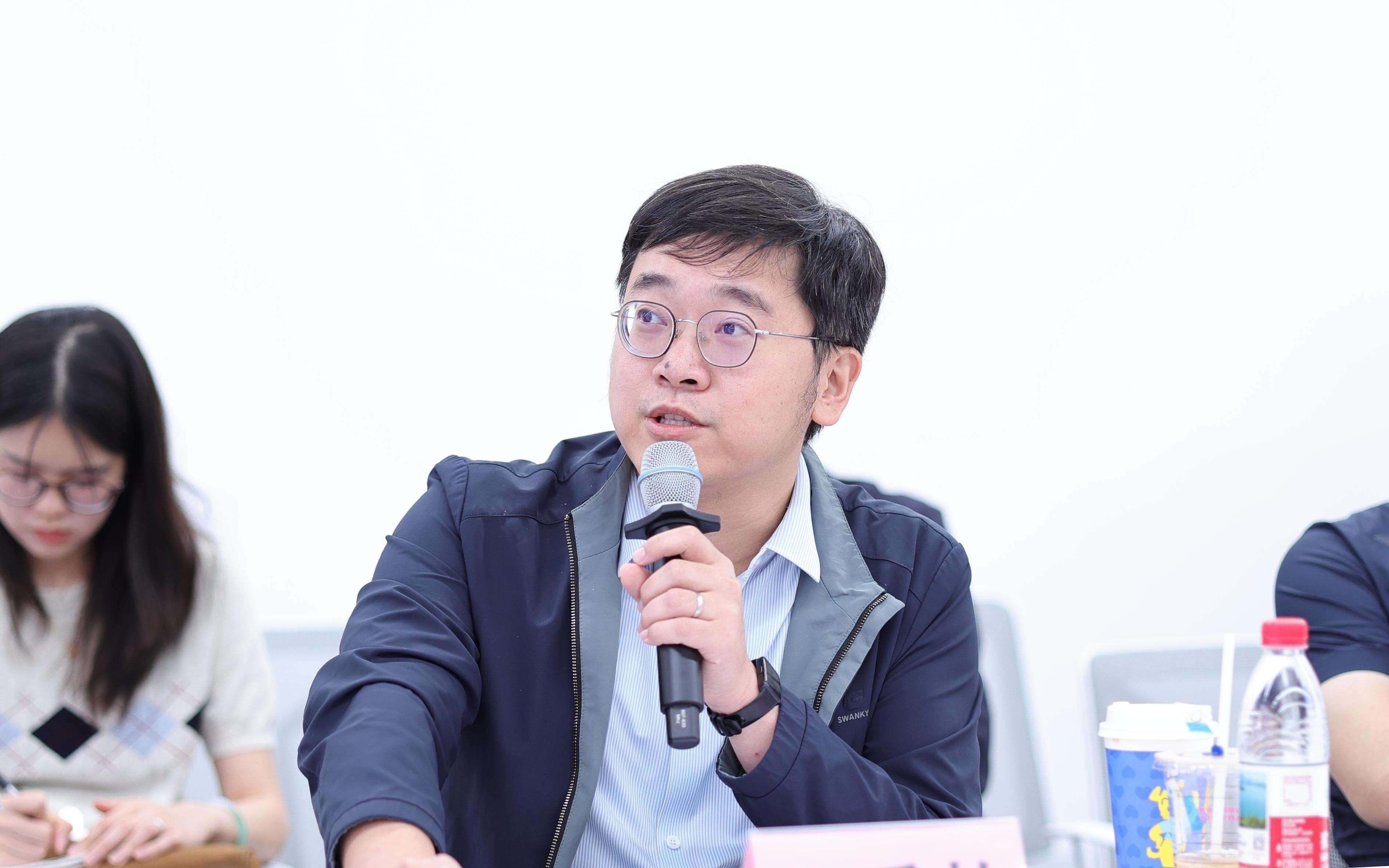港科大(广州)钟秉灼:将智能体“当人来管”,外设安全栅栏