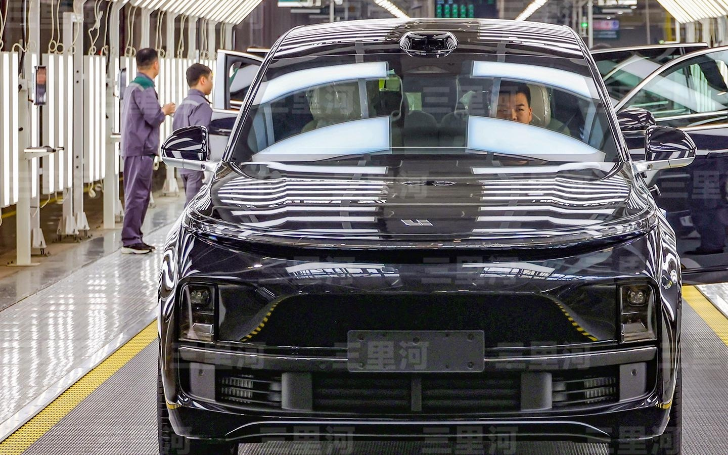 两个连续全球第一！ 中国汽车业迎来关键一跃
