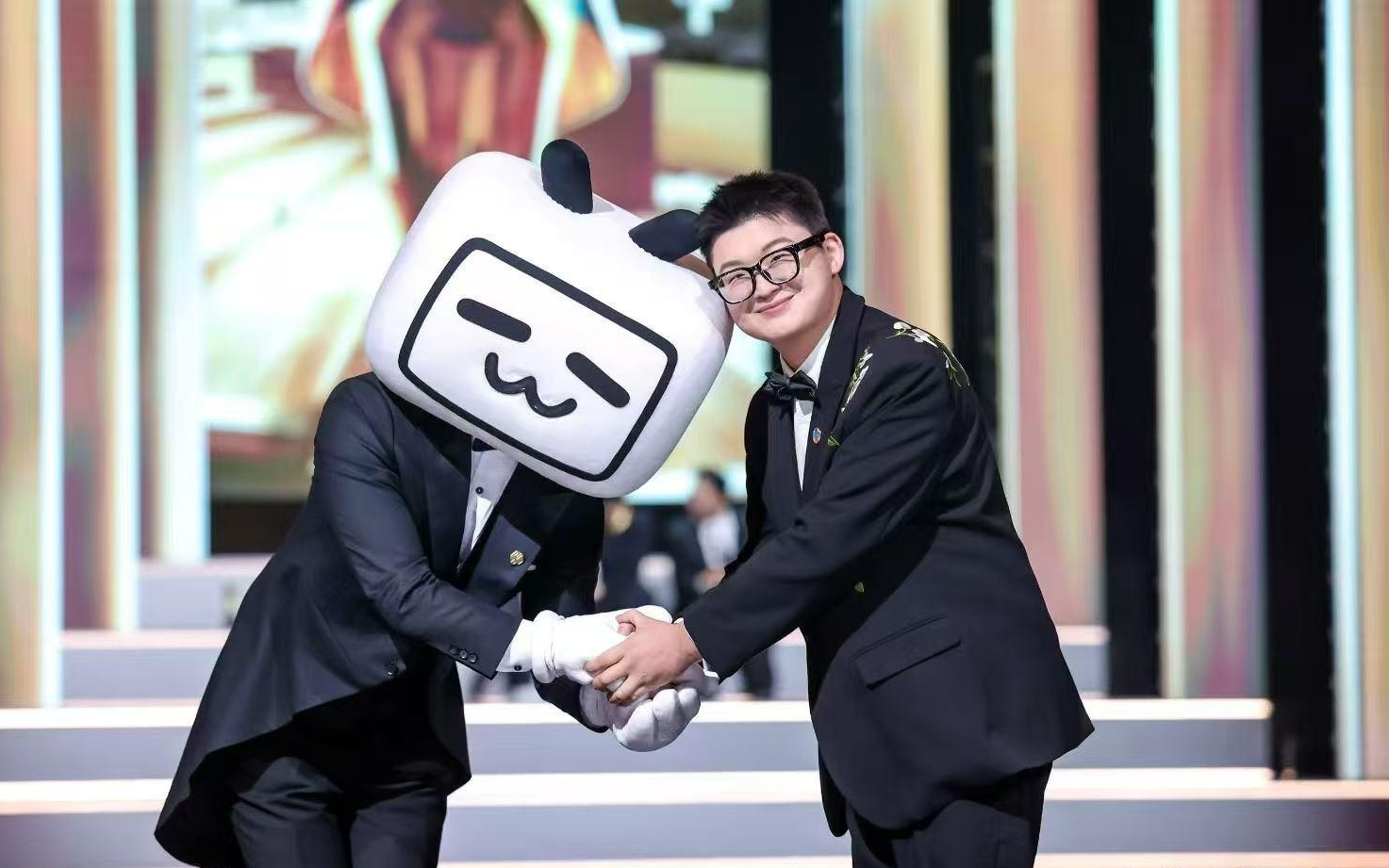 “美国从联合国大撤退，我们不能只有钱，还得有懂行的人”