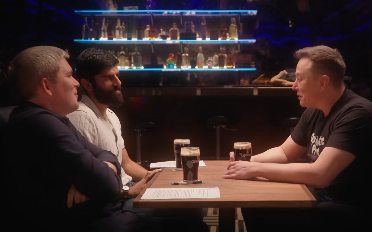 马斯克警告：如果没有AI和机器人，美国1000%会破产