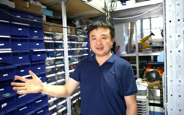 靠一台电脑和3D打印机,80后男子在杭州车库手搓机器人