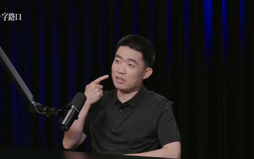 老罗在B站搞的新节目，可能真找到流量密码了。。。