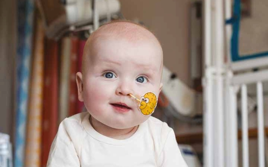 《自然》年度十大人物发布，梁文锋、杜梦然入选