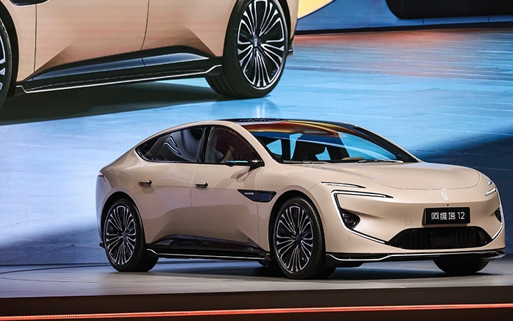 阿维塔12四激光版限时25.99万元开售！上车鸿蒙座舱5