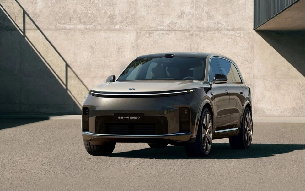 软硬协同设计定律，理想切入AI的一把“尖刀”