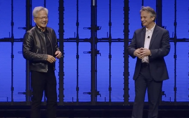 英伟达物理AI新动作：联手达索打造工业AI平台，构建行业世界模型