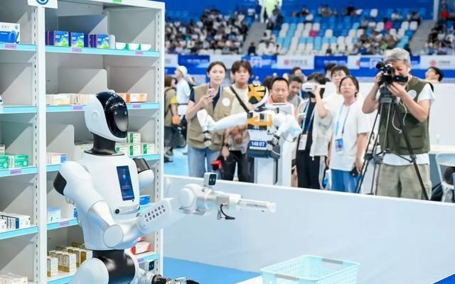 药品分拣项目金牌诞生 银河通用Galbot大比分领先夺冠