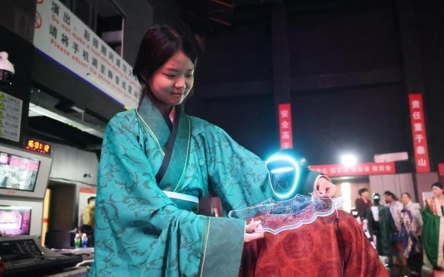 山东济宁：人机共秀中华韵