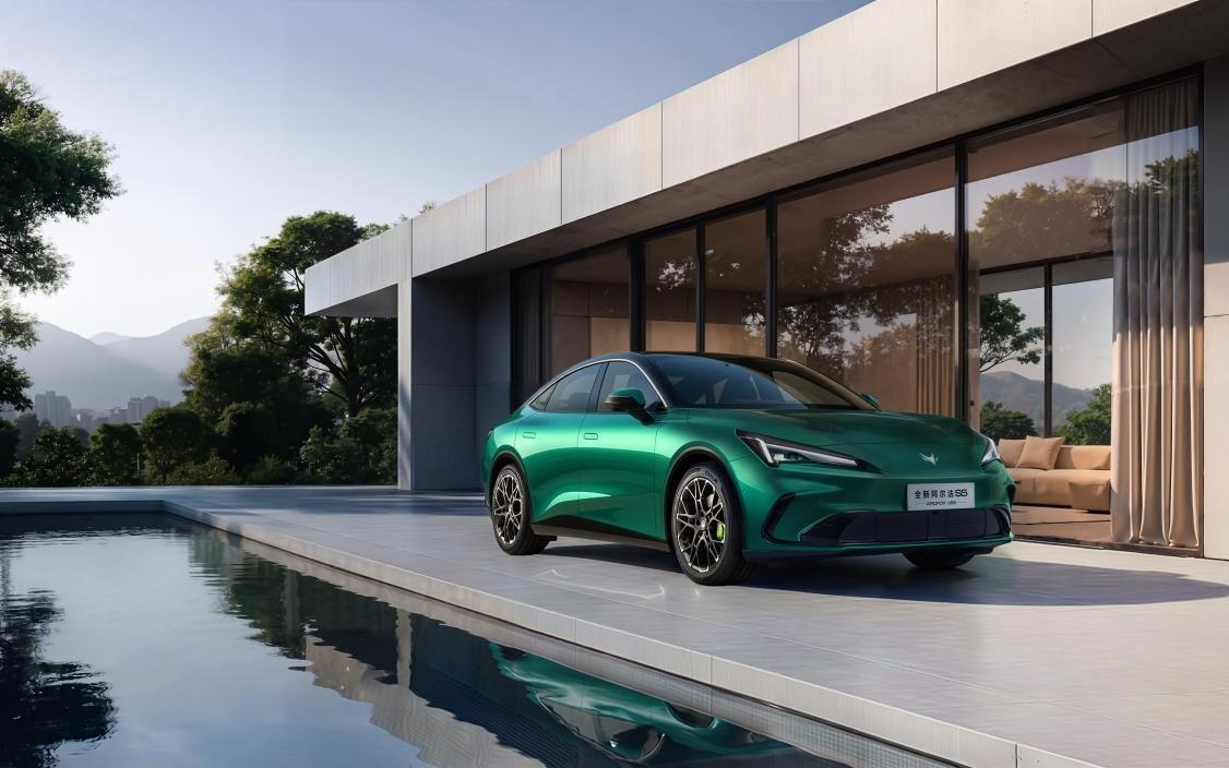 极狐全新阿尔法S5预售发布 全系标配宁德时代电池