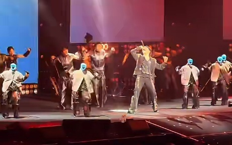 6台宇树机器人给王力宏演唱会伴舞，马斯克转发点赞