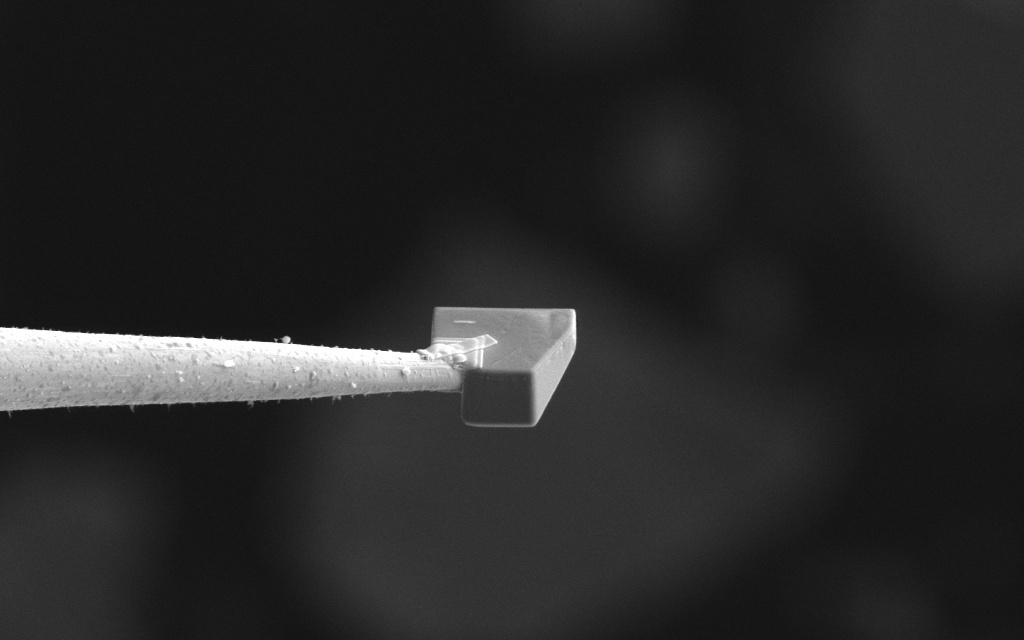 中核首席科学家揭秘：铀钍研究的意外收获，月球新矿物镁嫦娥石如何被发现