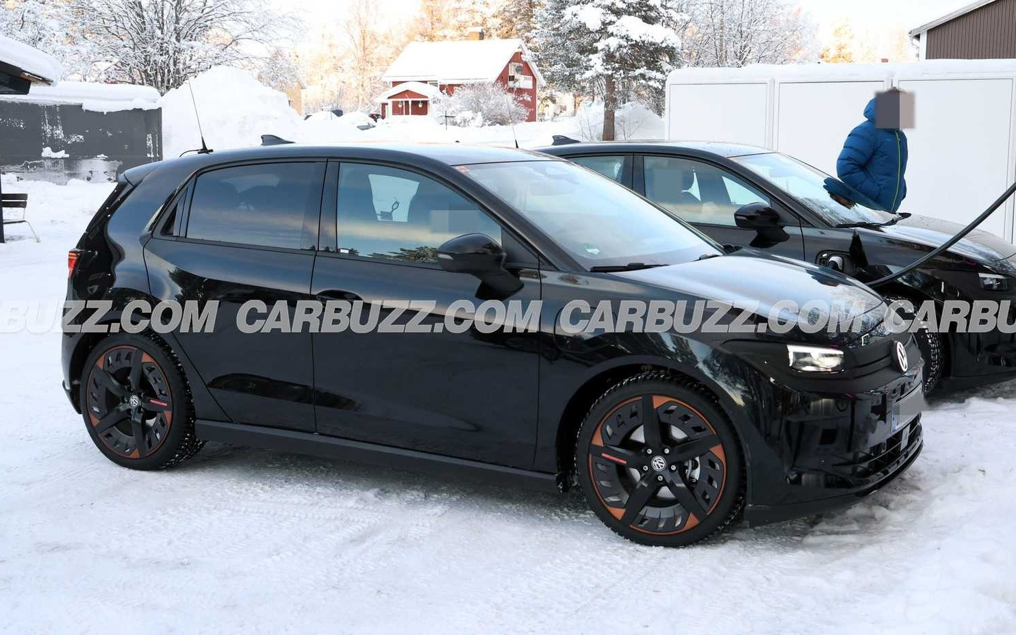 大众纯电ID. Polo路测图曝光：黑红双拼轮毂亮眼