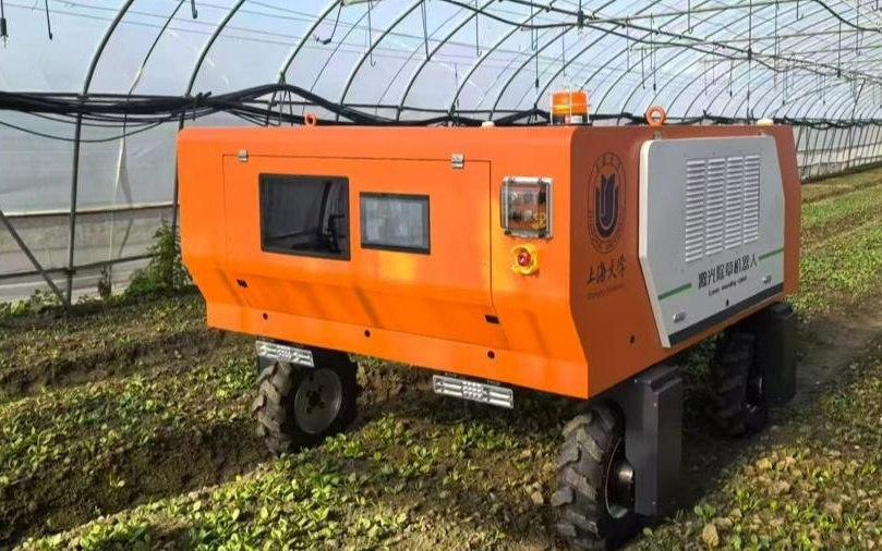 机器人替农民“弯腰”，AI+激光精准识别、“秒杀”杂草