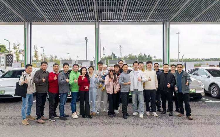 55座落地重庆!特斯拉国内规模最大高速服务区超级充电站启用