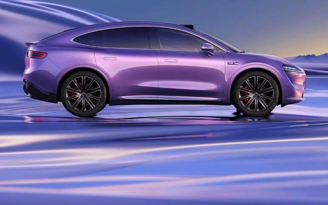 改款智界 R7 终于要来了，Model Y 又多了个强势的对手。。。