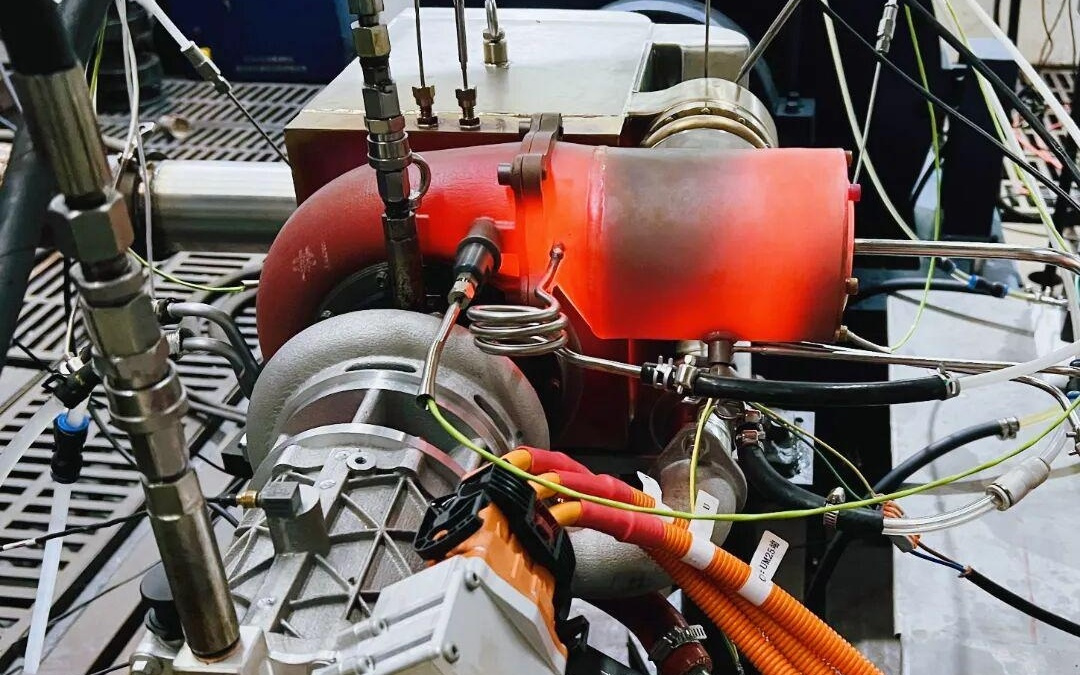 纯电动汽车外挂“充电宝”,湖南天雁首台动力涡轮发电机成功点火