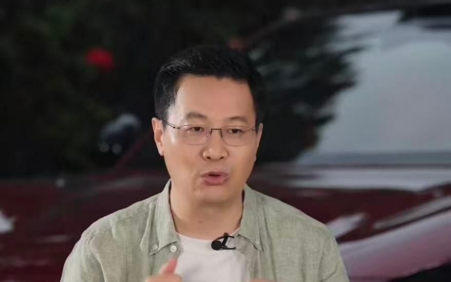 早报|马耳他为全民买单ChatGPT会员/卢伟冰预判年底国产直板旗舰破万元/曝苹果新Siri聊天记录可自动删除