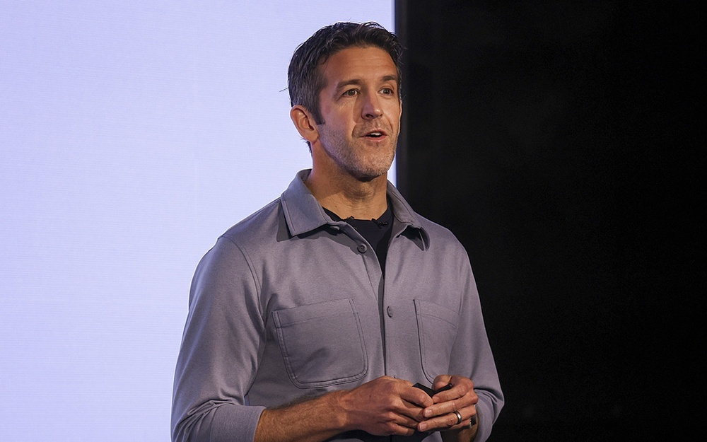 苹果库克时代即将落幕：接替者特努斯是谁？会带来哪些改变？