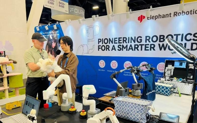 当CES的“AI大脑”遇上华强北的“硬身躯”