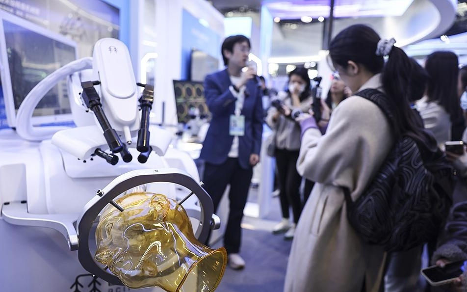 开拓跨国合作机遇，探讨人工智能应用，中关村论坛聚焦前沿科技落地