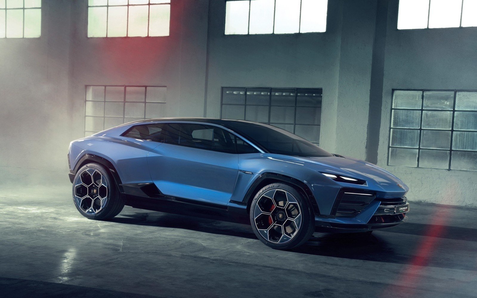 兰博基尼们集体“刹车”，电动化转型遭遇结构性阻力