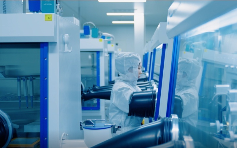 全球首片8英寸氧化镓同质外延片在萧山成功问世